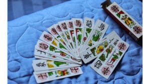 Tìm hiểu về bài tam cúc